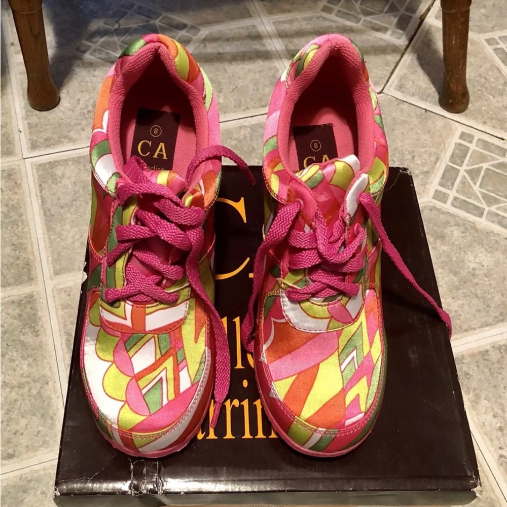 Selling this unique shoes collection of mine. Its tenis but stellito.:)